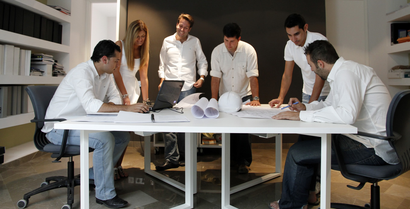 Equipo de arquitectos e ingenieros RUAG